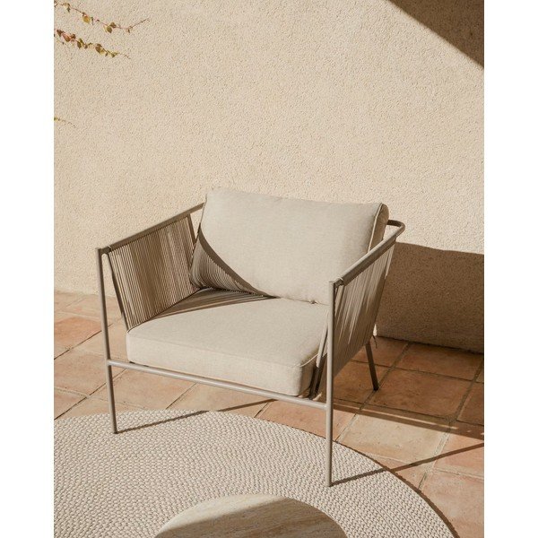 Krémové/taupe kovové/polstrované zahradní křeslo Zivia – Kave Home-image-1