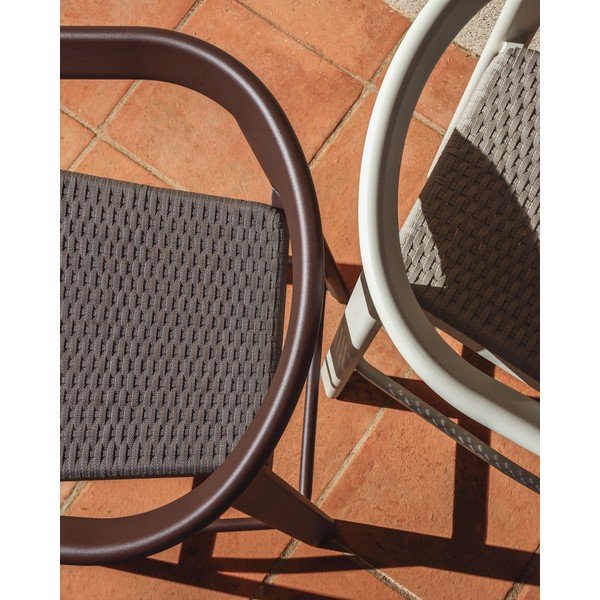 Hnědá dřevěná zahradní barová židle Erice – Kave Home-image-3