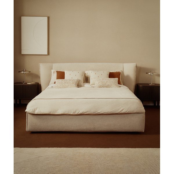 Béžová čalouněná dvoulůžková postel z žinylky s úložným prostorem s roštem 160x200 cm Arvian – Kave Home-image-1