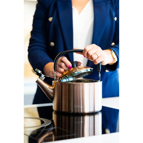 Varná konvice z nerezové oceli v měděné barvě 1,5 l Diamante – Vialli Design-image-2