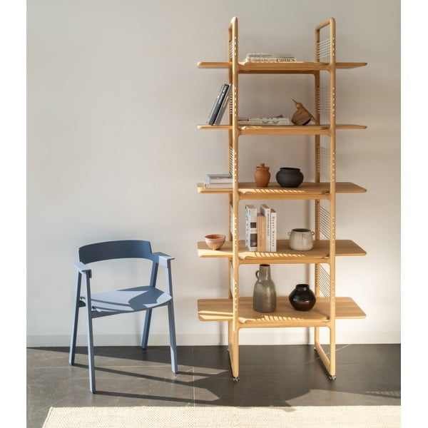 Modrá jídelní židle s područkami z dubového dřeva Flip – Gazzda-image-1