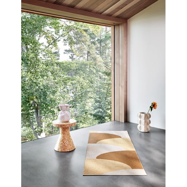 Okrově žlutý vnitřní a venkovní koberec 70x90 cm Hill Ochre Pale Yellow – Pappelina-image-3