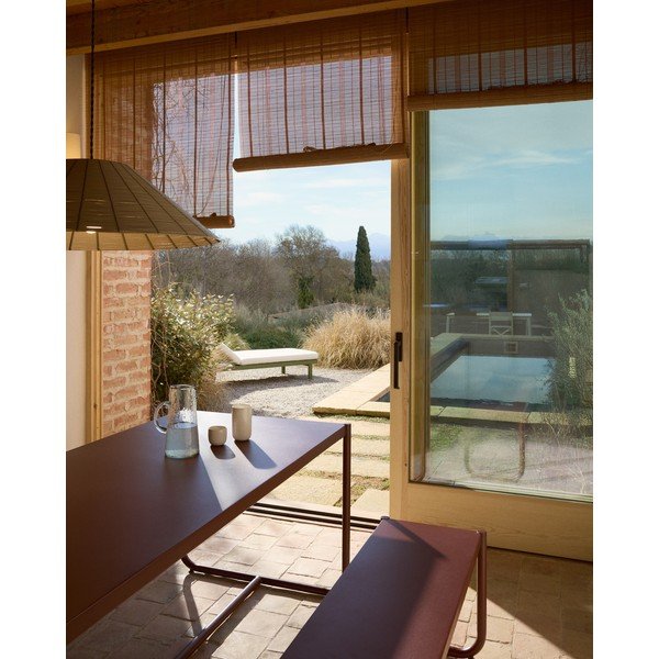 Vínový kovový zahradní jídelní set pro 4 osoby Sotil – Kave Home-image-2