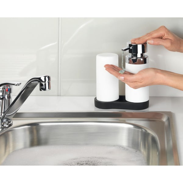 Sada 2 bílých zásobníků na mycí prostředek s podtáckem Wenko Squeeze, 250 ml-image-3