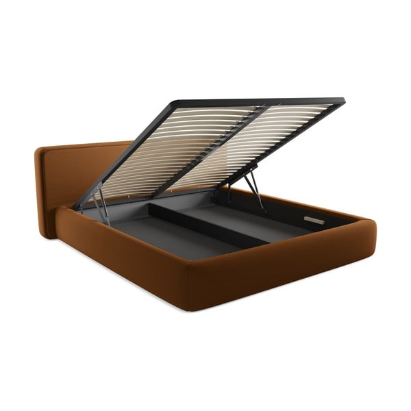 Čalouněná dvoulůžková postel v terakotové barvě s úložným prostorem s roštem 180x200 cm Kiana – Makamii-image-3