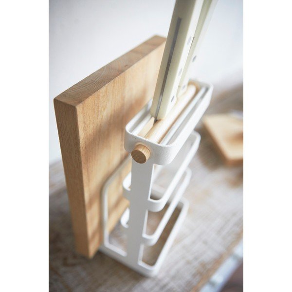 Bílý stojan s detailem z bukového dřeva na nože a prkénka YAMAZAKI Tosca-image-4