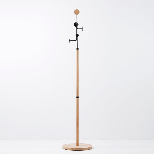Stojací věšák z masivního dubového dřeva s černým detailem Gazzda Hook-image-2