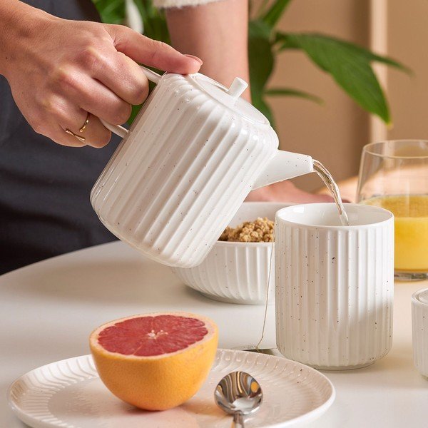 Bílá konvice na čaj z kostního porcelánu 540 ml Ora Gloss – Salt&Pepper-image-1