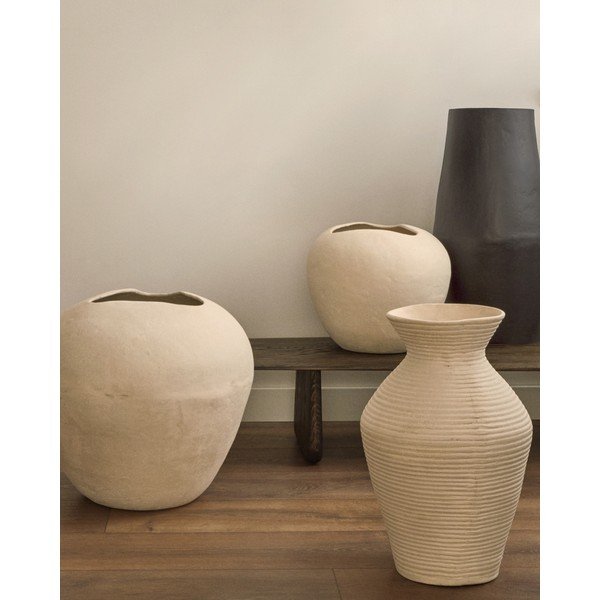 Krémová vysoká váza z papírmaše (výška 51 cm) Pria – Kave Home-image-1