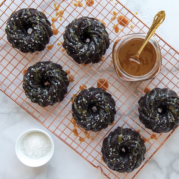 Forma na 6 mini bábovek Nordic Ware Remous, 0,7 l-image-1