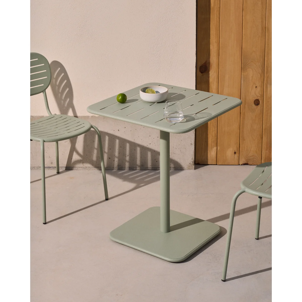 Ocelový zahradní jídelní stůl 70x70 cm Brai – Kave Home-image-1