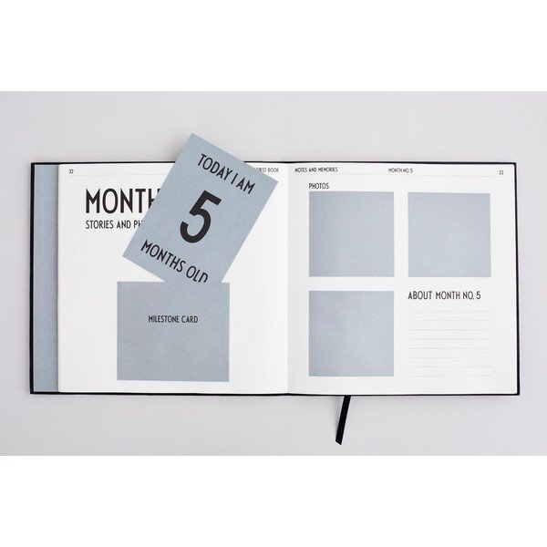 Černá dětská vzpomínková knížka Design Letters Baby's First Book-image-1