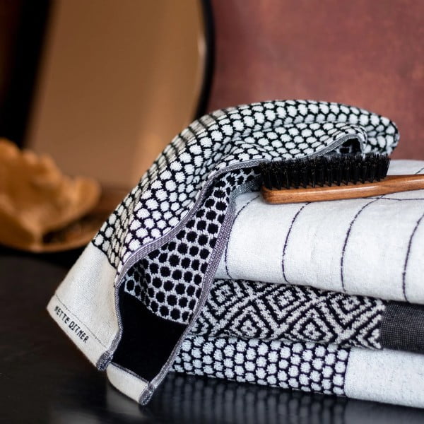Bílý bavlněný ručník 50x100 cm Tile Stone – Mette Ditmer Denmark-image-2