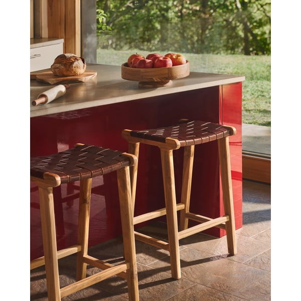 Barová stolička z imitace kůže v přírodní barvě (výška sedáku 67 cm) Calixta – Kave Home-image-1