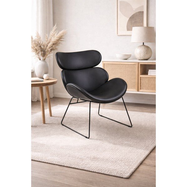 Černé křeslo z imitace kůže s černými nohami Actona Cazar-image-1