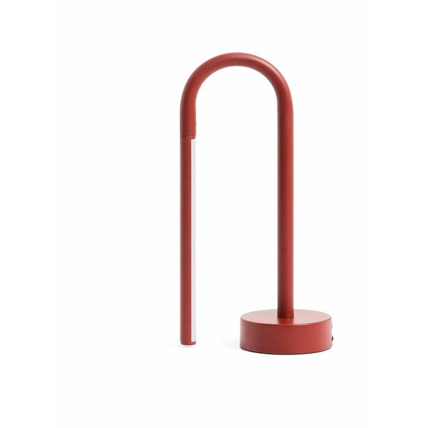 Červená kovová LED stolní lampa (výška 30 cm) Bow – Kave Home