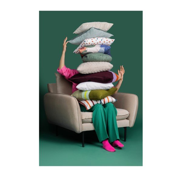 Béžové sametové křeslo Cosmopolitan Design Vienna-image-1