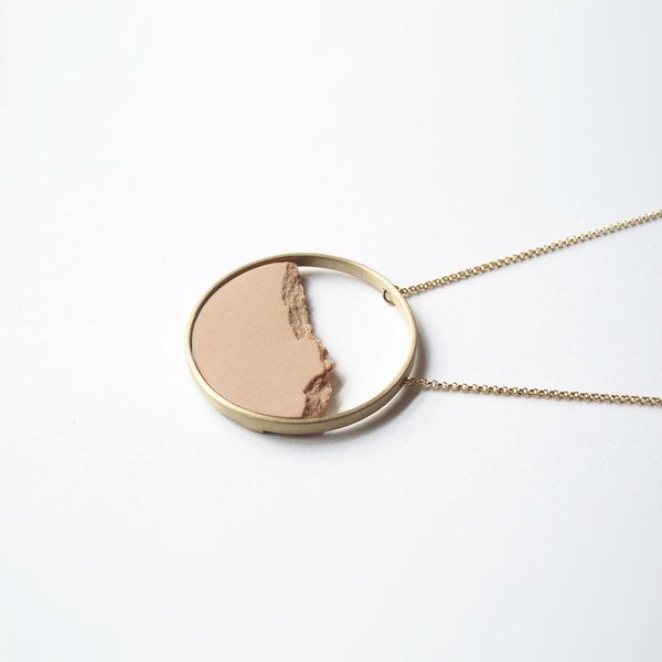 Náhrdelník ve zlaté barvě s růžovým přívěskem dsnú Circle-image-1