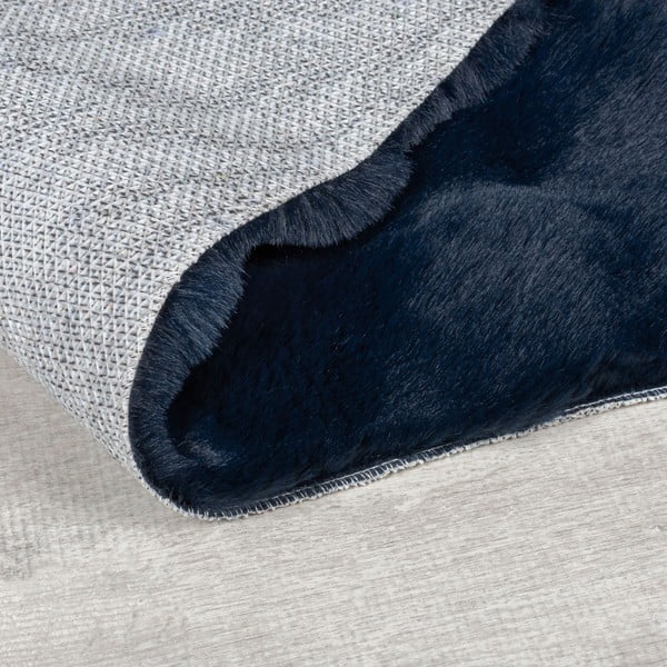 Tmavě modrá syntetická kožešina 80x150 cm Waffle Faux Fur – Flair Rugs-image-3
