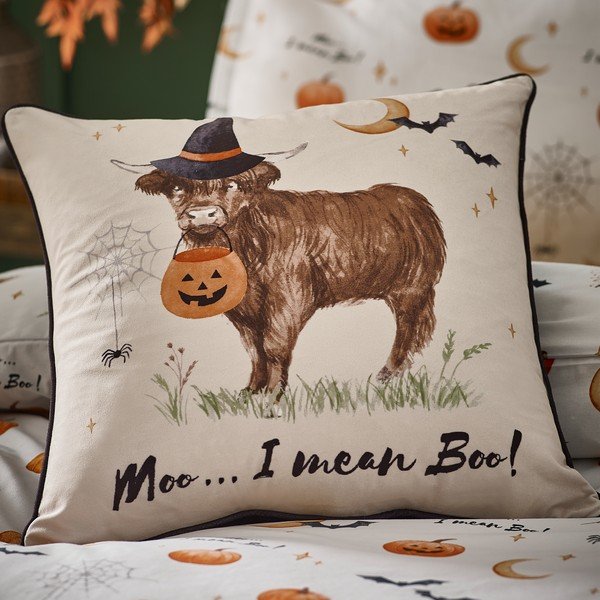 Dekorační polštář s haloweenským motivem 45x45 cm Halloween Highland Cow – Catherine Lansfield-image-1