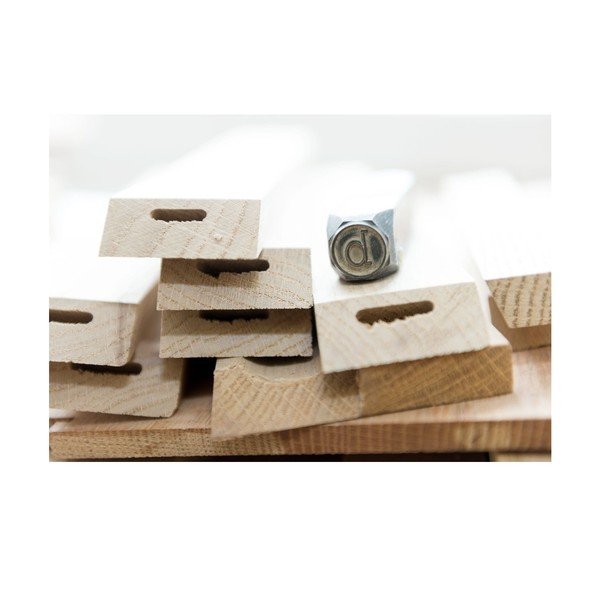 Knižní police z dubového dřeva das kleine b b1, výška 22 cm-image-4