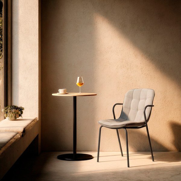 Světle šedá čalouněná jídelní židle s područkami Angie – Marckeric-image-1