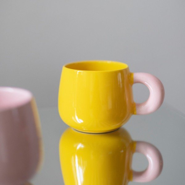 Žlutý hrnek z kostního porcelánu 470 ml Coco – ONA-image-2