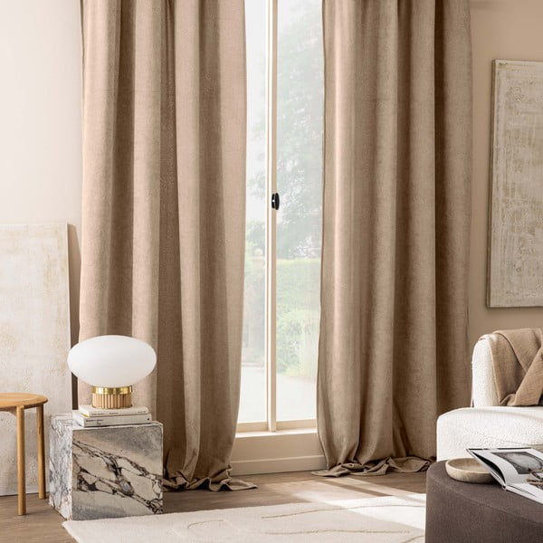 Světle hnědý závěs z materiálu bouclé 140x260 cm Winona – douceur d'intérieur-image-1