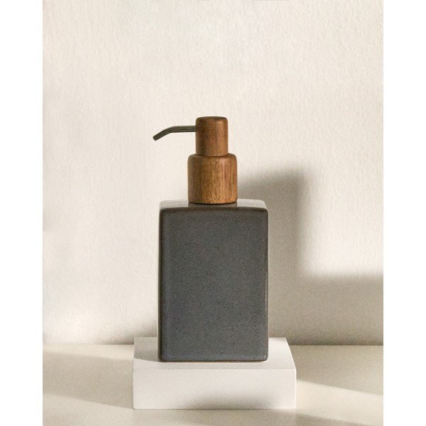 Tmavě modrý keramický dávkovač mýdla Silvet – Kave Home-image-1