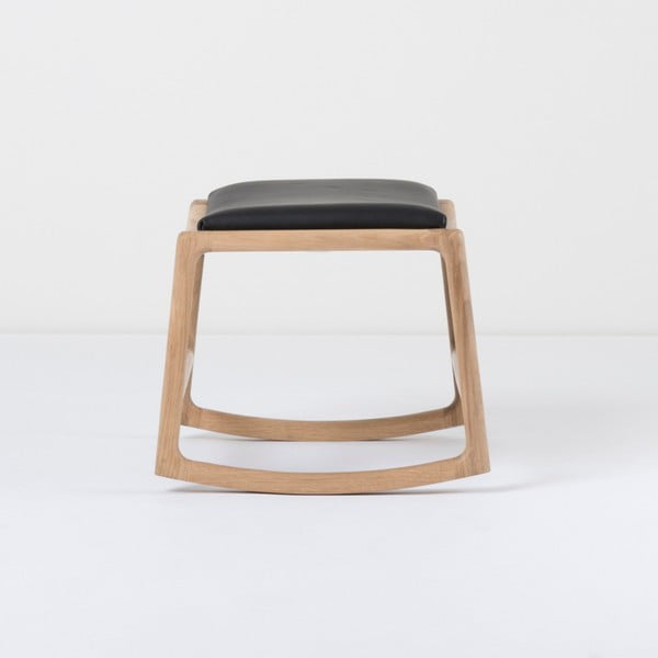 Podnožka s konstrukcí z masivního dubového dřeva s černým detailem z buvolí kůže Gazzda Dedo-image-1