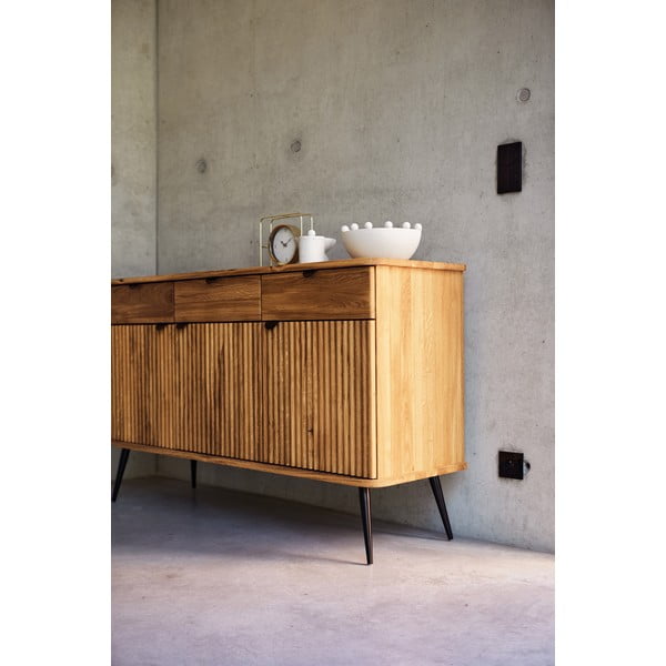 Nízká komoda z dubového dřeva v přírodní barvě 144x87 cm Kula – The Beds-image-1