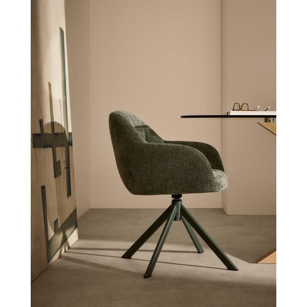 Tmavě zelené čalouněné jídelní křeslo s područkami Dorina – Kave Home-image-1