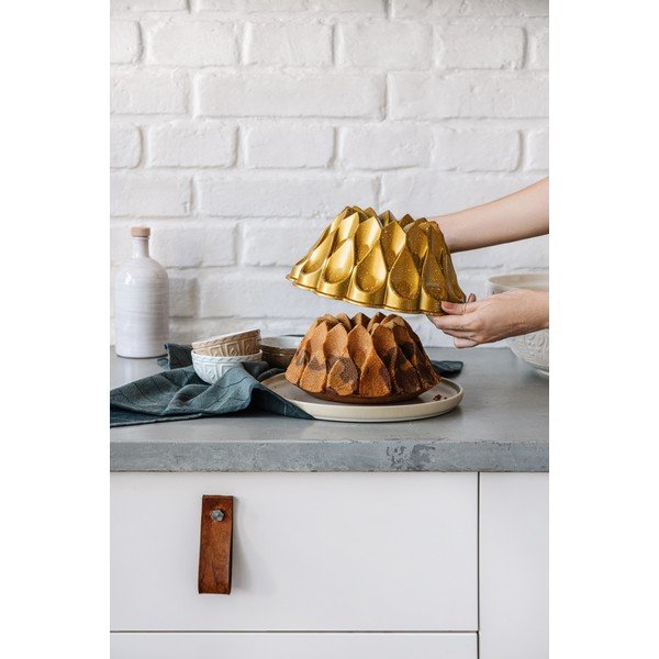 Forma na pečení z litého hliníku ve zlaté barvě Bonami Selection Volcania-image-3