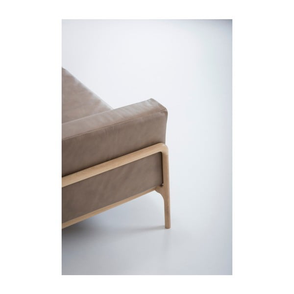 Světle hnědá pohovka z buvolí kůže s konstrukcí z masivního dubového dřeva Gazzda Fawn, 240 cm-image-3