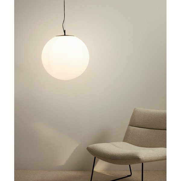 Bílé/černé kovové závěsné svítidlo se skleněným stínidlem ø 50 cm Brisia – Kave Home-image-1