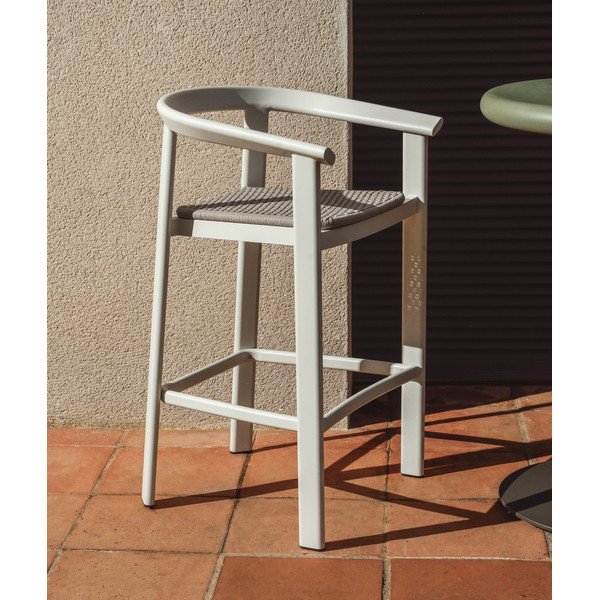 Krémová dřevěná zahradní barová židle Erice – Kave Home-image-1