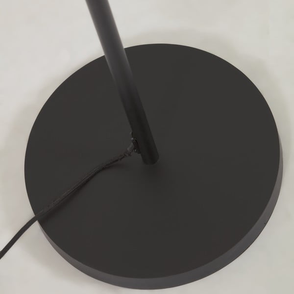 Černá stojací lampa s kovovým stínidlem (výška 183 cm) Francisca – Kave Home-image-3