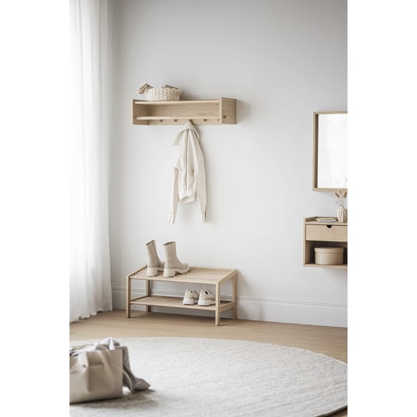 Nástěnný věšák s poličkou z dubového dřeva v přírodní barvě Hillmond – Rowico-image-4