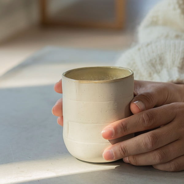 Bílo-béžové hrnky v sadě 2 ks z kamene 0.3 l Sand Grain – Mette Ditmer Denmark-image-1
