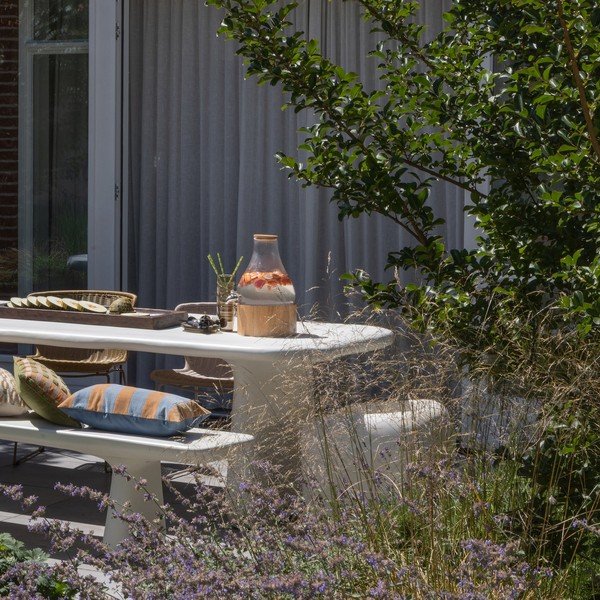 Slonovinová plastová zahradní lavice Loggia – WOOOD-image-1