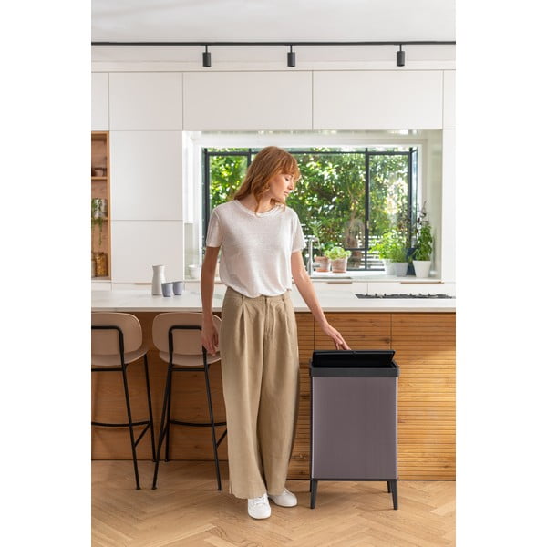 Růžový dotykový odpadkový koš z recyklovaného plastu 54 l Verto High – Curver-image-1