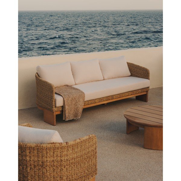 Béžová/v přírodní barvě zahradní pohovka z umělého ratanu Xoriguer – Kave Home-image-1