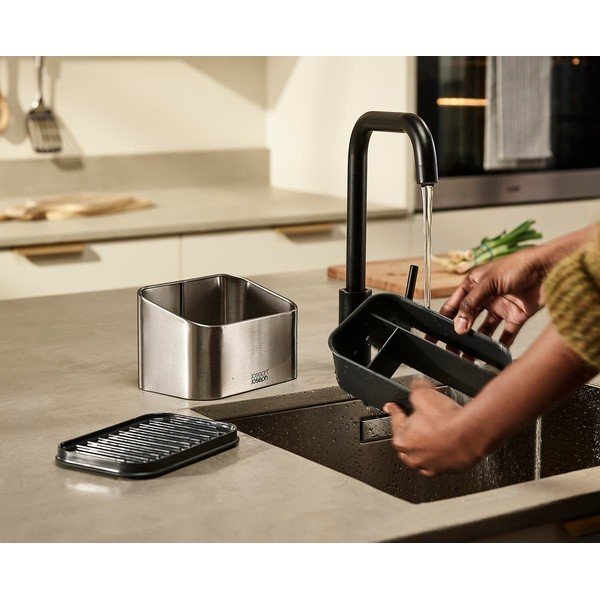 Kovový stojan na mycí prostředky v leskle stříbrné barvě Surface – Joseph Joseph-image-3