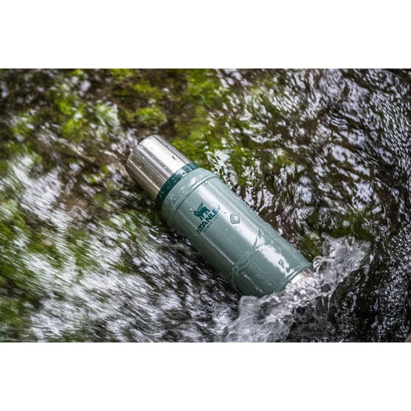 Zelená termoska z nerezové oceli 750 ml Legendary Classic Hammer Tone Green – Stanley-image-1