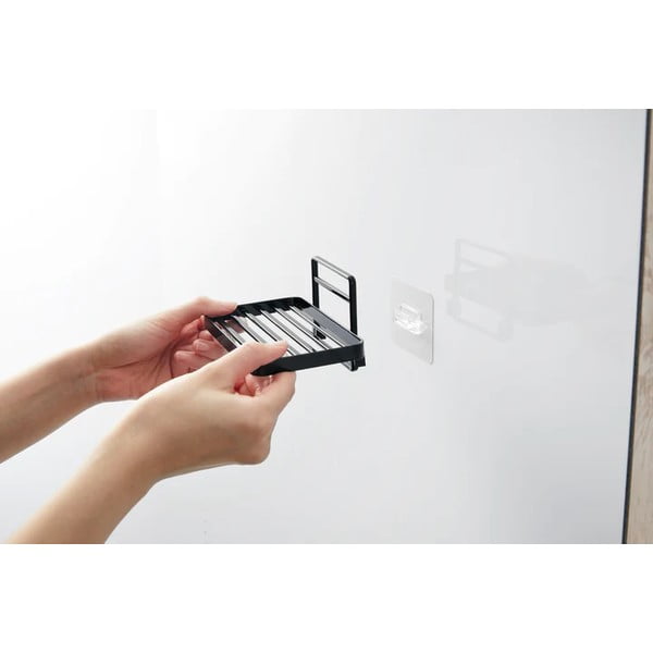 Černá samodržící kovová mýdlenka Film Hook – YAMAZAKI-image-2