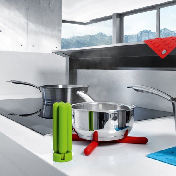 Černá skládací podložka pod hrnec Blomus Knik-image-1