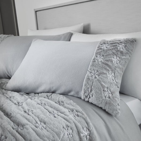 Šedé mikroplyšové povlečení Catherine Lansfield Cosy Snowflake, 200 x 200 cm-image-1