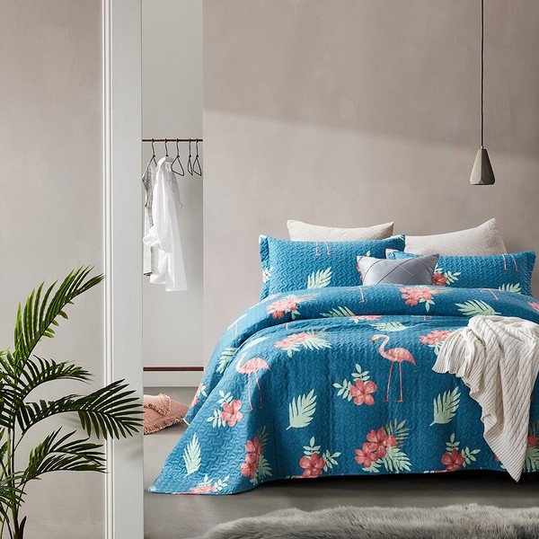 Modrý přehoz z mikroperkálu se dvěma povlaky na polštář Sleeptime Flamingo, 250 x 260 cm