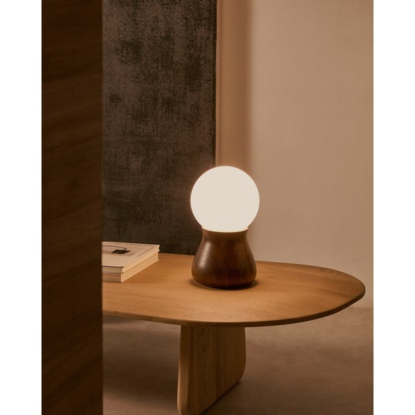 Tmavě hnědá stolní lampa z kaučukového dřeva (výška 26 cm) Okeni – Kave Home-image-1