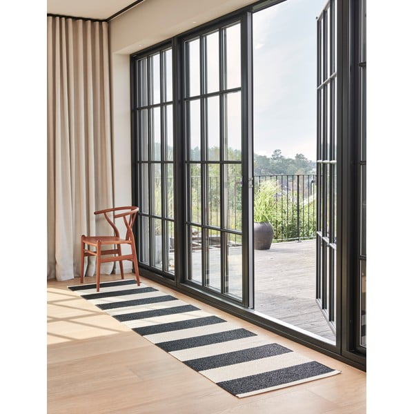 Černo-bílý vnitřní a venkovní koberec 140x180 cm Bob Black Vanilla – Pappelina-image-1